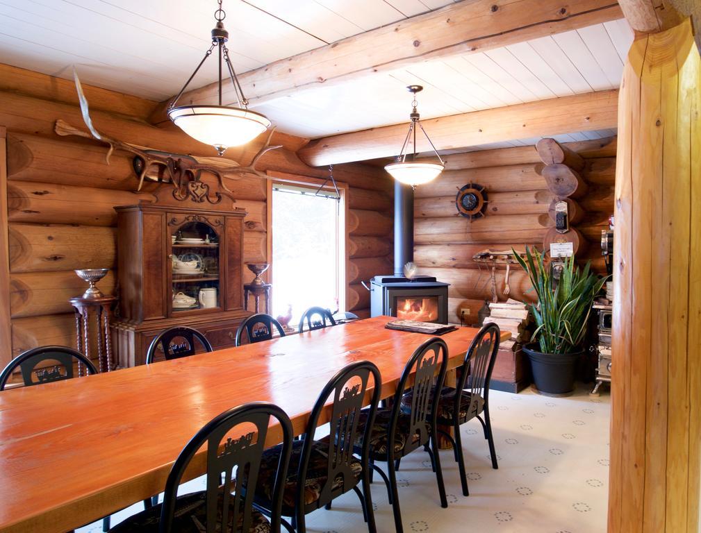 Kicking Horse Canyon Guest House Golden Eksteriør bilde