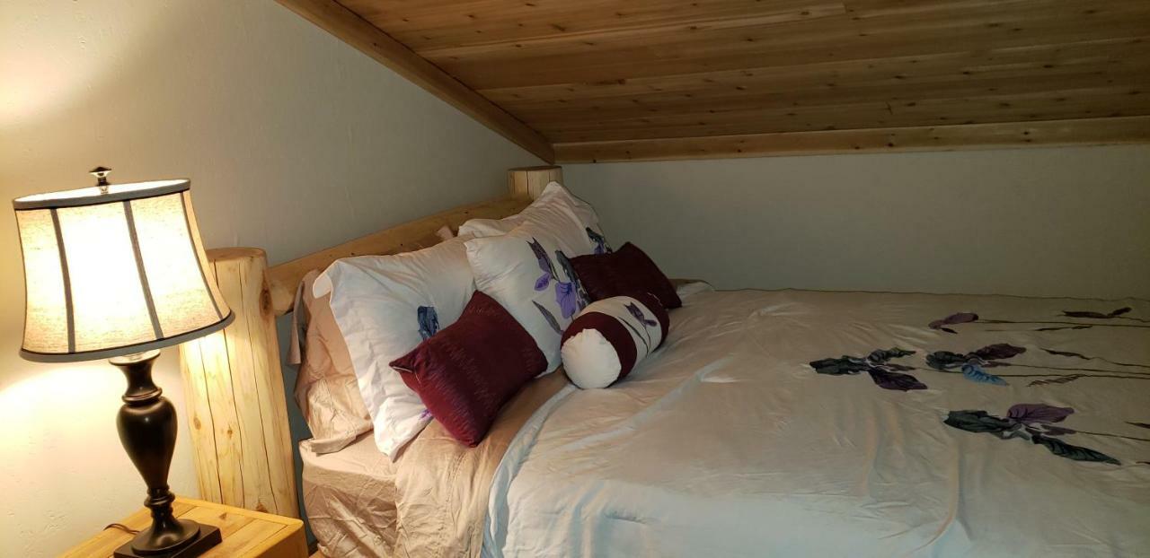 Kicking Horse Canyon Guest House Golden Eksteriør bilde