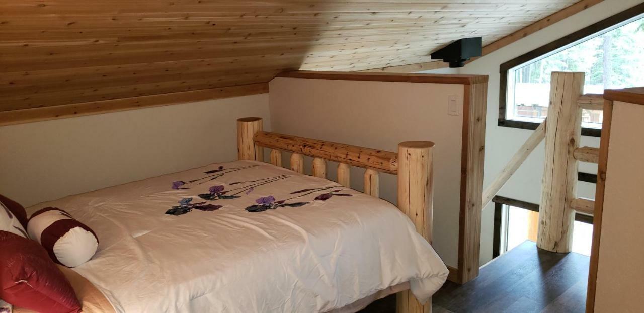 Kicking Horse Canyon Guest House Golden Eksteriør bilde
