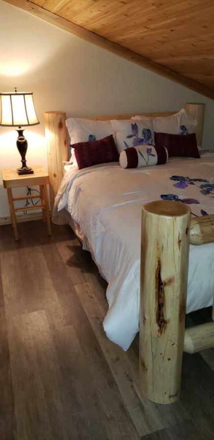 Kicking Horse Canyon Guest House Golden Eksteriør bilde