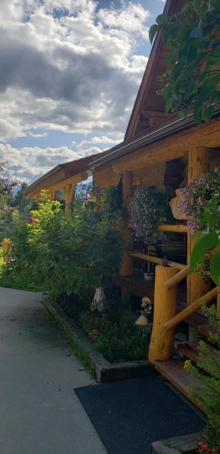 Kicking Horse Canyon Guest House Golden Eksteriør bilde